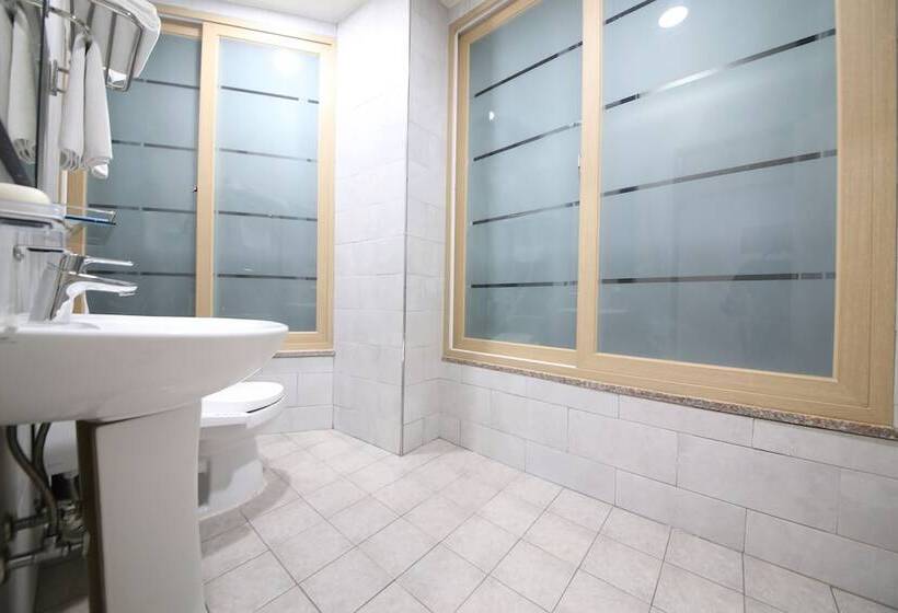 Отель Golden Business