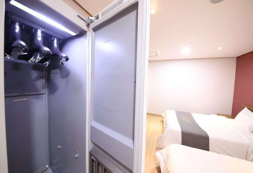 Отель Golden Business