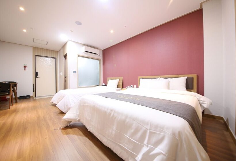 Отель Golden Business