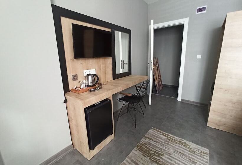 Отель Skylon Airport