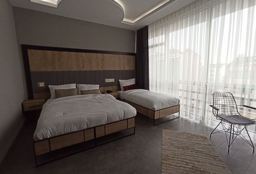 Отель Skylon Airport