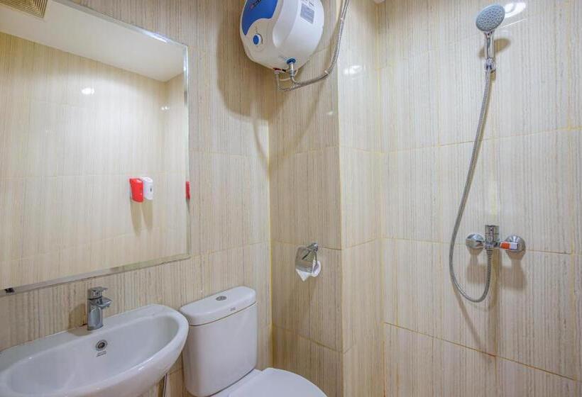 Отель Skyview Sentul Tower Apartments