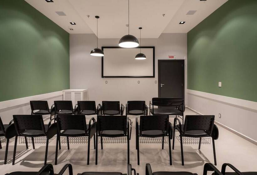 ホテル Slaviero Chapeco