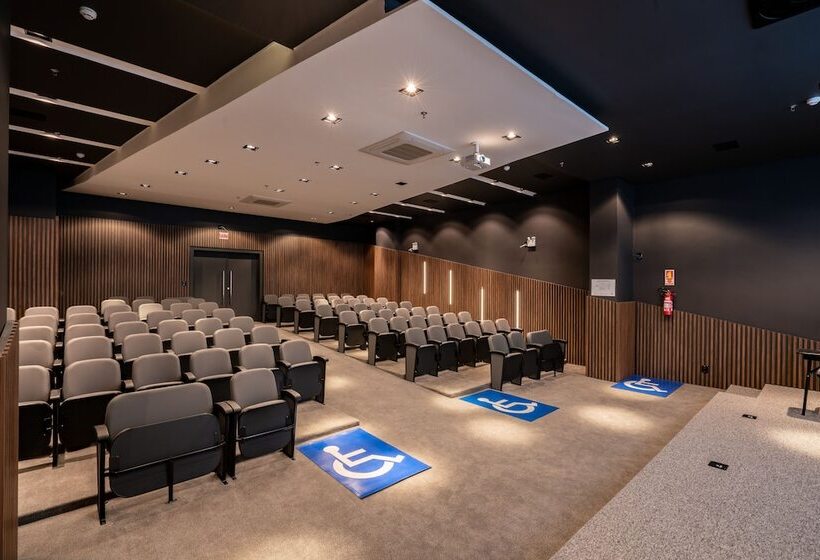 ホテル Slaviero Chapeco