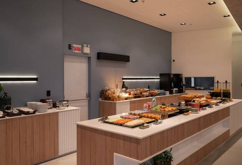 ホテル Slaviero Chapeco