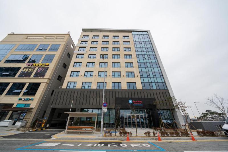 Surestay Plus Hotel By Best Western Asan
