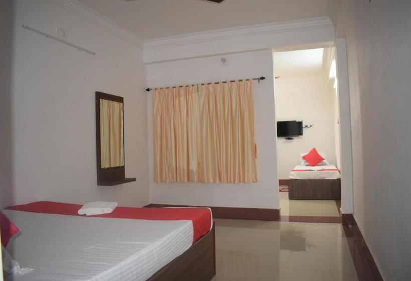 בית מלון כפרי The Palace Inn