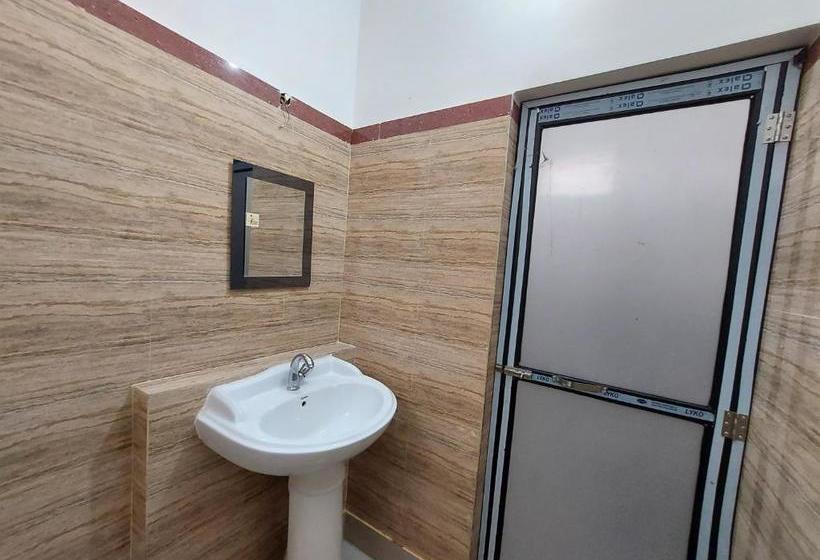 בית מלון כפרי The Palace Inn