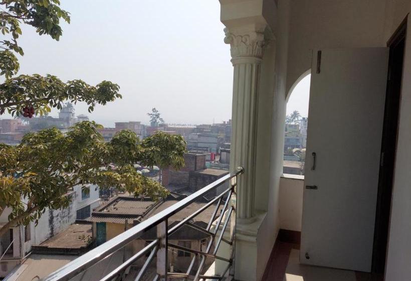 בית מלון כפרי The Palace Inn