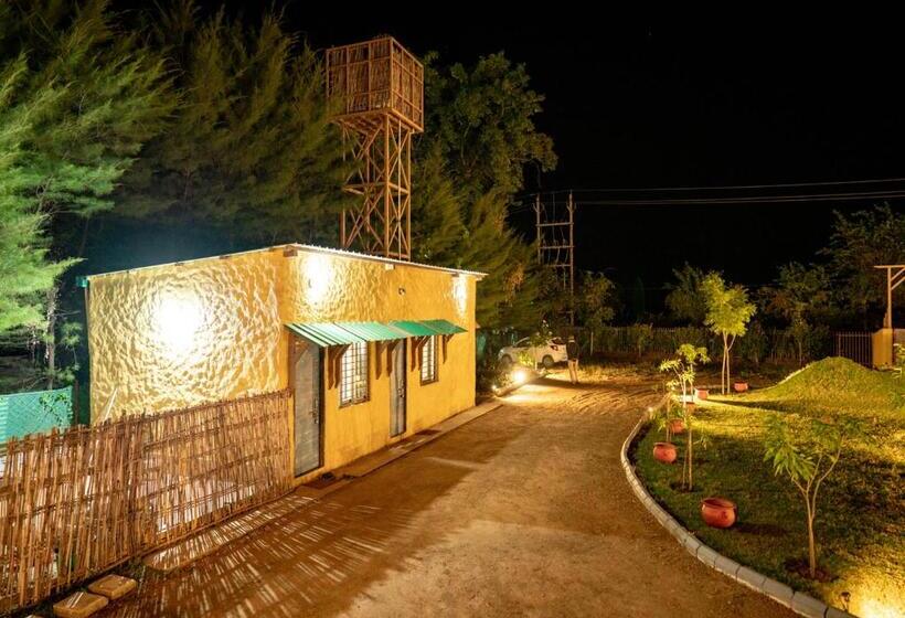 בית מלון כפרי The Satpura Panchtatva Villa