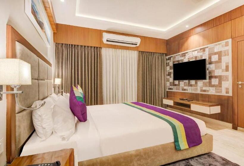 هتل Treebo Premium Tahoora International