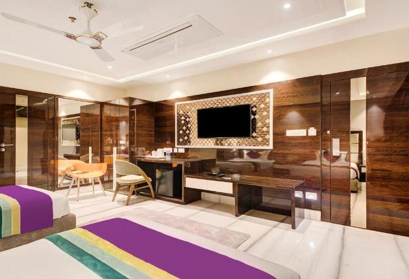 هتل Treebo Premium Tahoora International