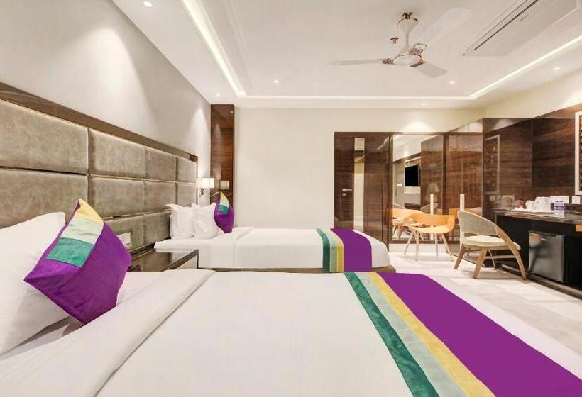 هتل Treebo Premium Tahoora International