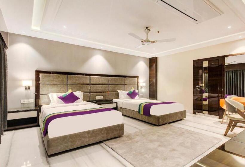 هتل Treebo Premium Tahoora International