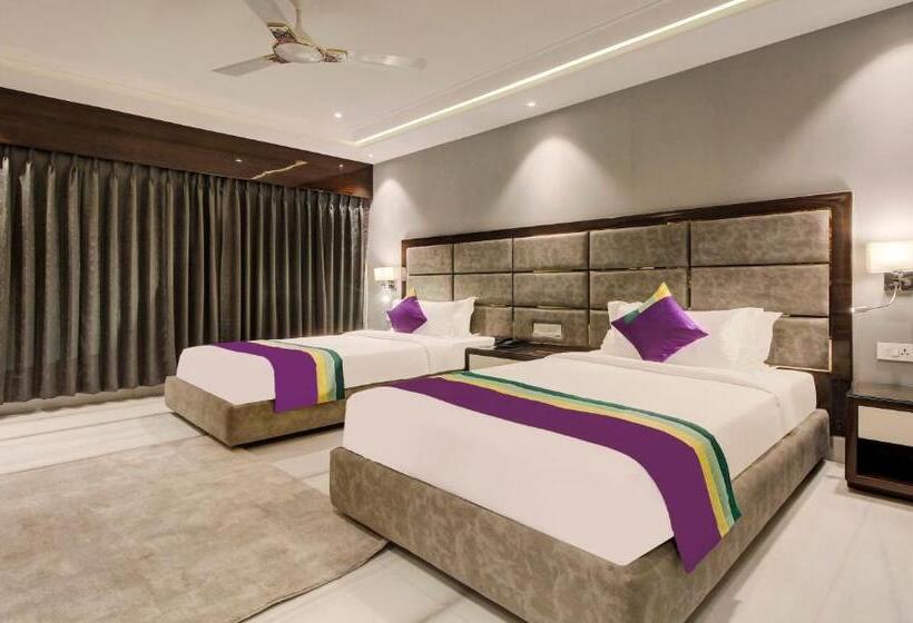 هتل Treebo Premium Tahoora International