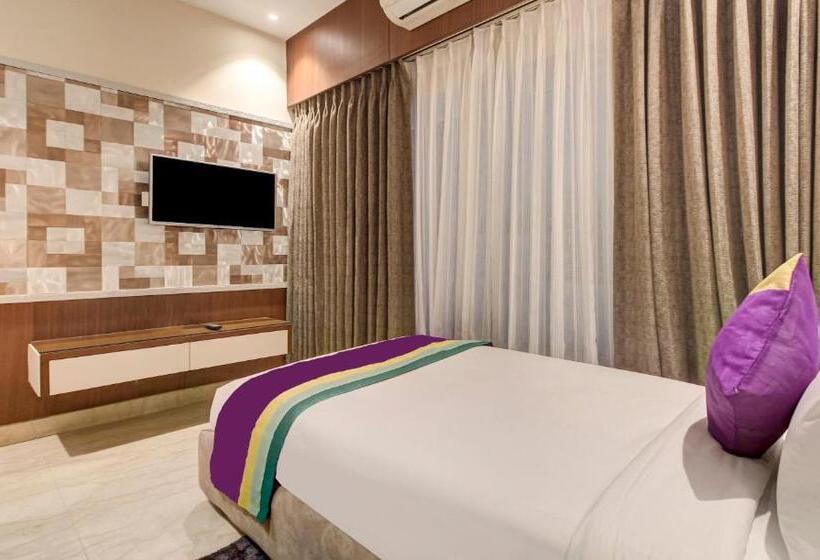 هتل Treebo Premium Tahoora International