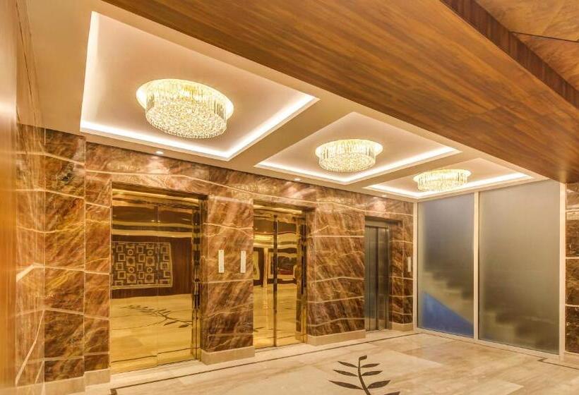 هتل Treebo Premium Tahoora International