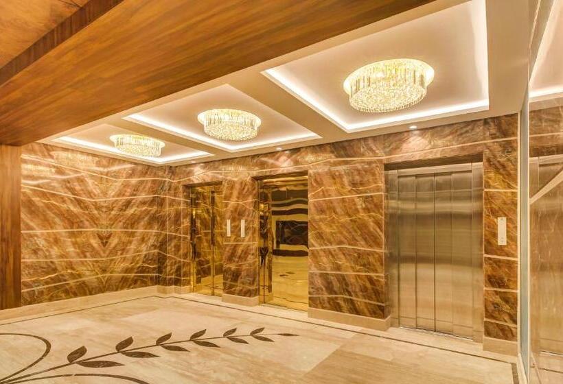 هتل Treebo Premium Tahoora International