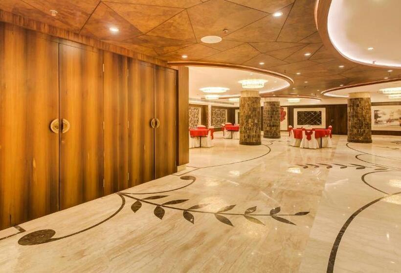 هتل Treebo Premium Tahoora International