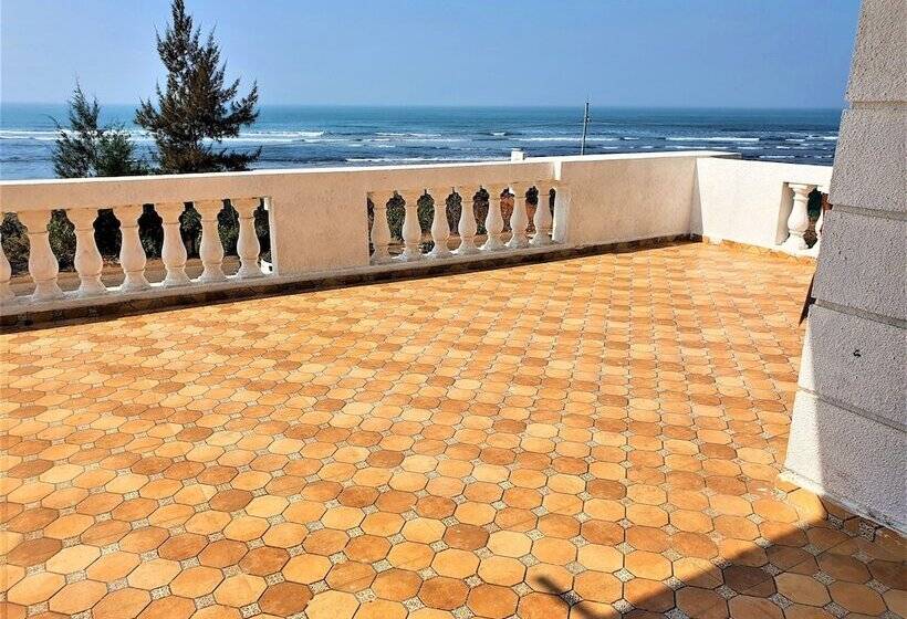 בית מלון כפרי Vits Excellensea Karde Beach