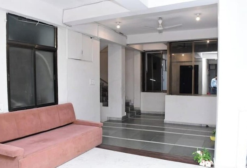 فندق White Pearl, Jabalpur