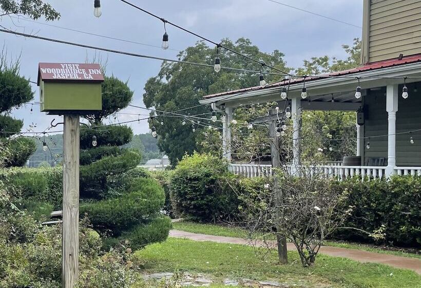 فندق Woodbridge Inn & Tavern