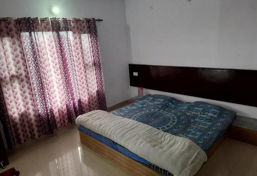 Janardan Studio Hotel Kausani