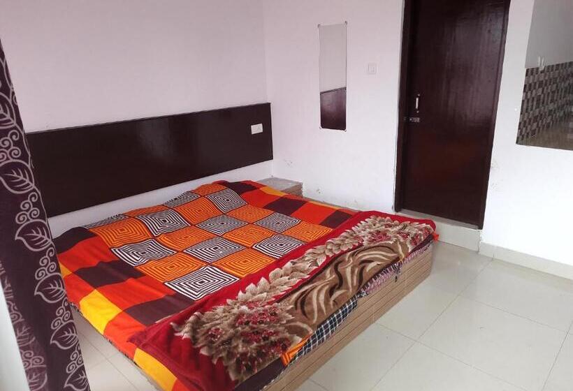 Janardan Studio Hotel Kausani