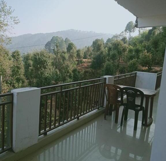 Janardan Studio Hotel Kausani