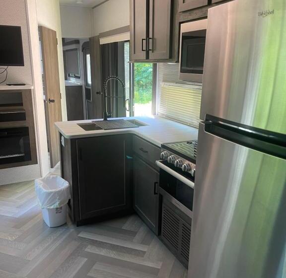 モーテル Firehouse Inn