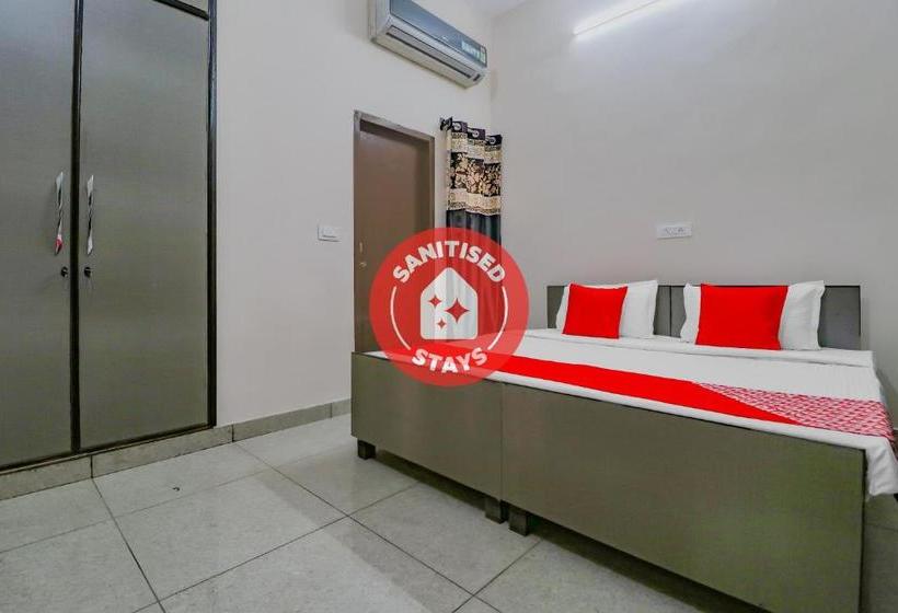 Oyo 77316 Motel Moon Light