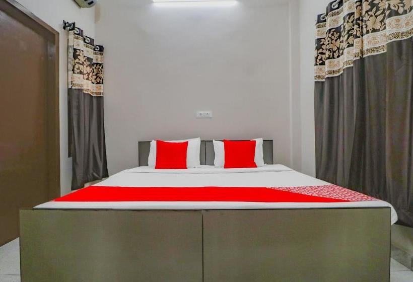 Oyo 77316 Motel Moon Light