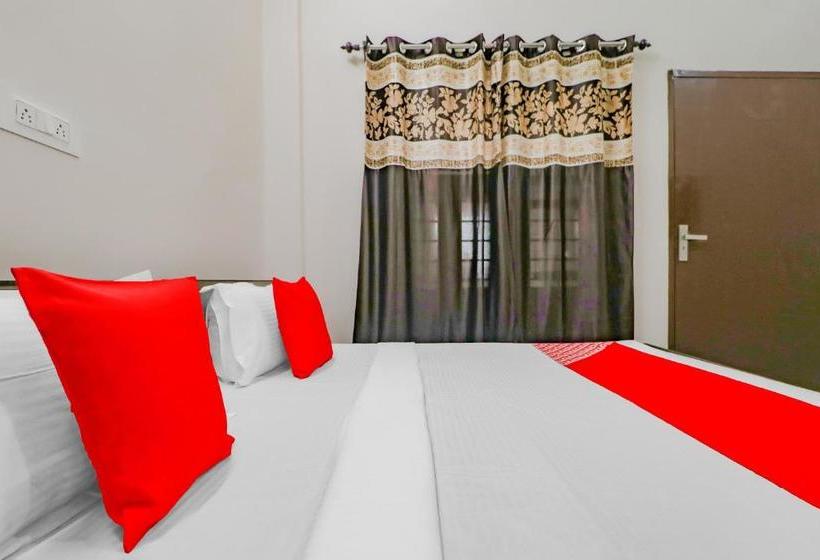 Oyo 77316 Motel Moon Light