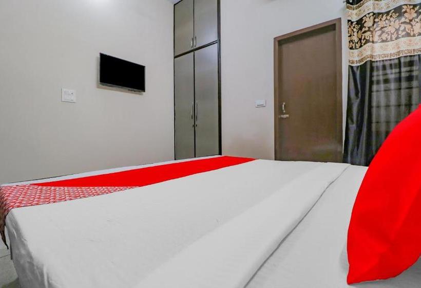 Oyo 77316 Motel Moon Light