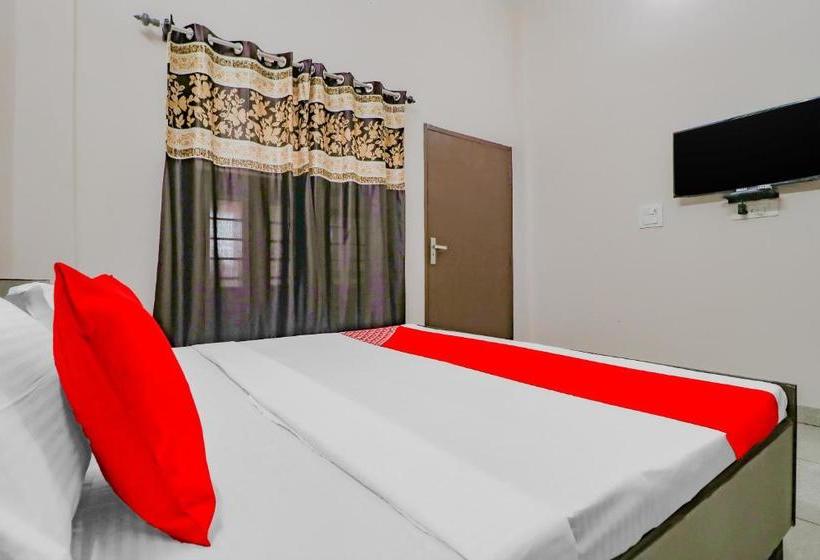 Oyo 77316 Motel Moon Light