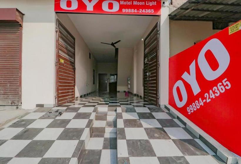 Oyo 77316 Motel Moon Light