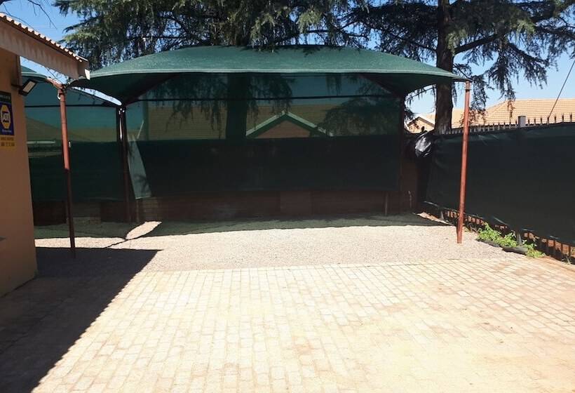 Пансион C Land Guest House Meyerton