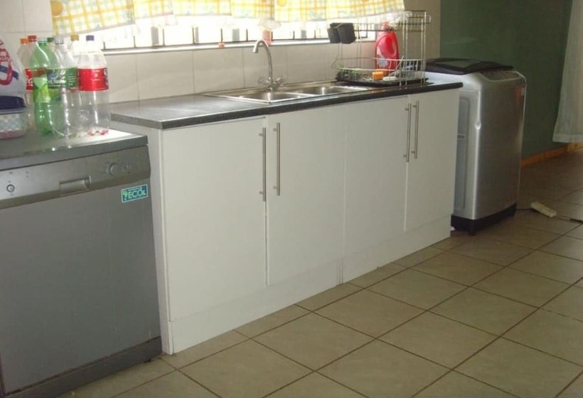 Пансион C Land Guest House Meyerton