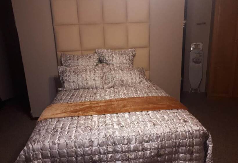 Пансион C Land Guest House Meyerton