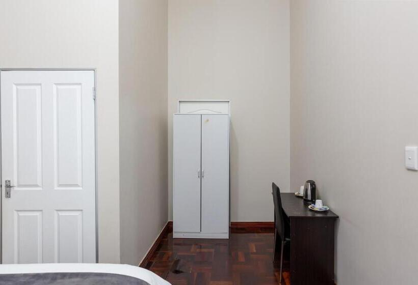 פנסיון Cape Palm Royal Guest House