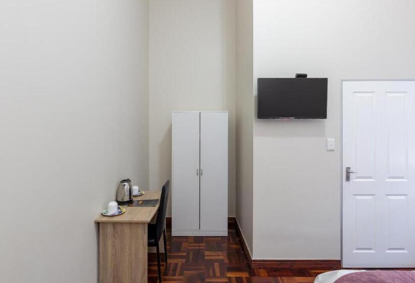 פנסיון Cape Palm Royal Guest House