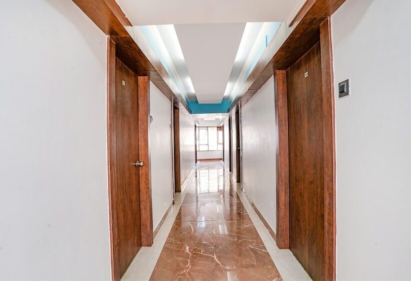 פנסיון Fabexpress White House   Nr Midc Khargar