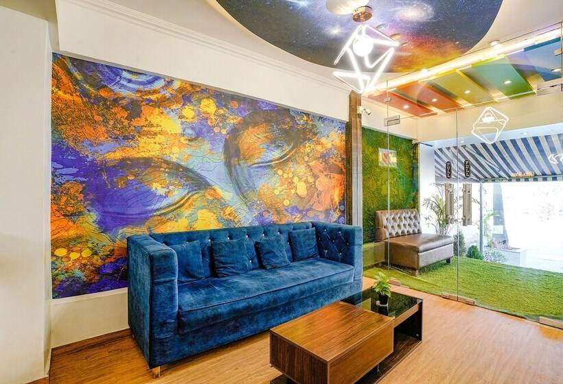 פנסיון Fabexpress White House   Nr Midc Khargar