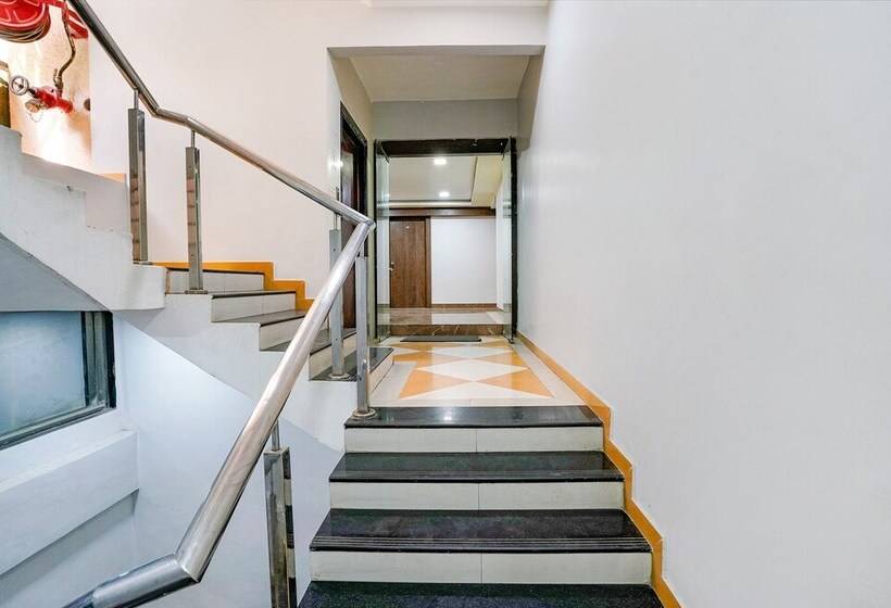 פנסיון Fabexpress White House   Nr Midc Khargar