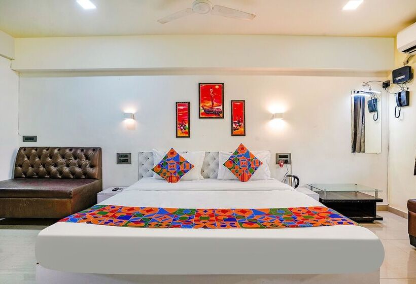 פנסיון Fabexpress White House   Nr Midc Khargar