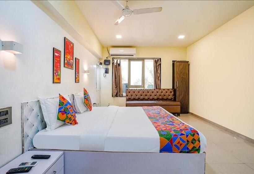 פנסיון Fabexpress White House   Nr Midc Khargar