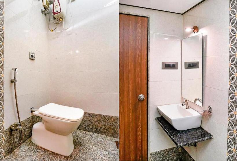 פנסיון Fabexpress White House   Nr Midc Khargar