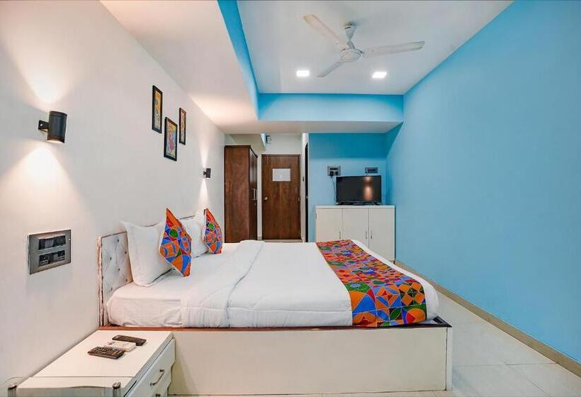 פנסיון Fabexpress White House   Nr Midc Khargar