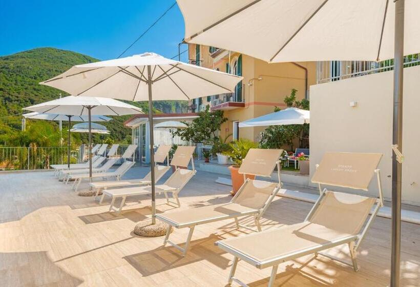 پانسیون Luxury Dreams