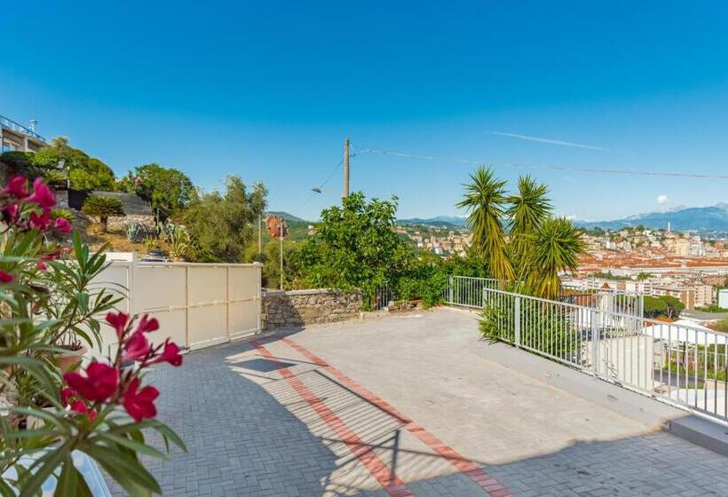 پانسیون Luxury Dreams